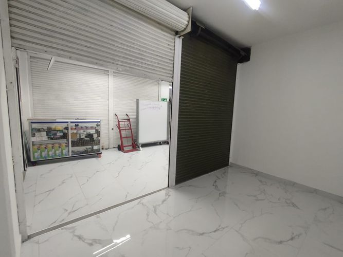 Local en arriendo en San Benito, Medellín, 15 m² · foto 4 de 11