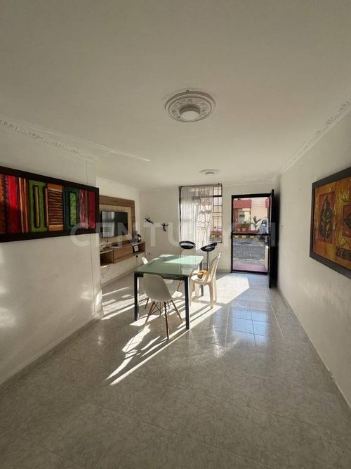 Casa en venta en El Refugio, Cali · foto 3 de 10