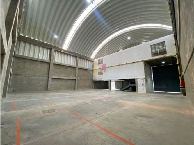 Bodega en arriendo en San Juan, Copacabana, 638 m² · foto 11 de 13