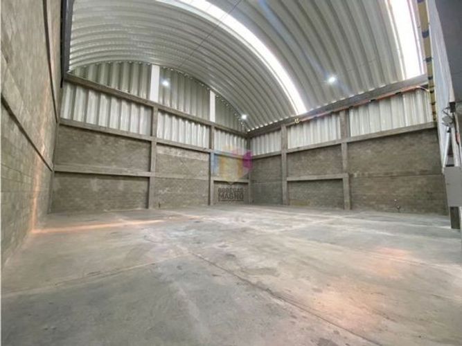 Bodega en arriendo en San Juan, Copacabana, 638 m² · foto 12 de 13
