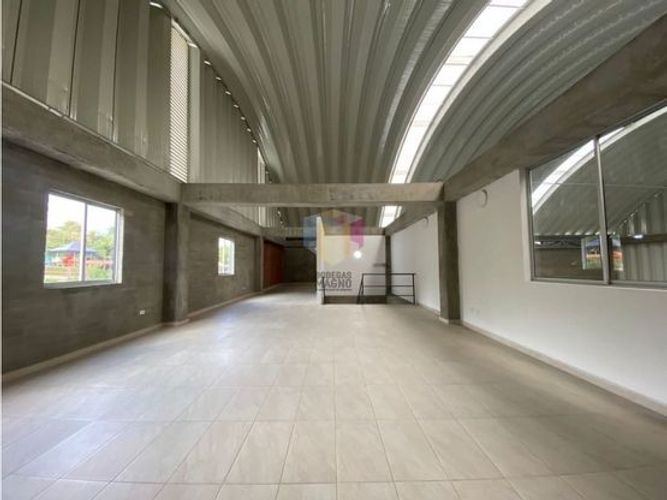 Bodega en arriendo en San Juan, Copacabana, 638 m² · foto 7 de 13