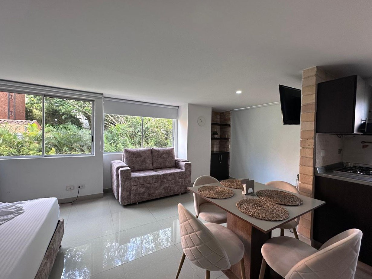 Apartamento en arriendo en El Poblado, Medellín · foto 2 de 16