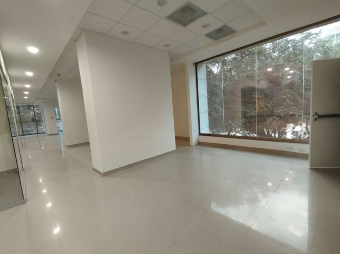 Oficina en arriendo en El Poblado, Medellín, 418 m² · foto 5 de 19
