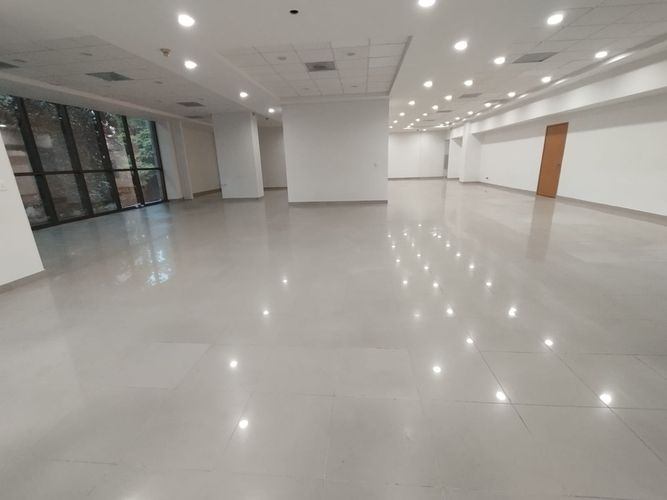 Oficina en arriendo en El Poblado, Medellín, 418 m² · foto 9 de 19
