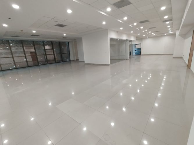 Oficina en arriendo en El Poblado, Medellín, 418 m² · foto 11 de 19