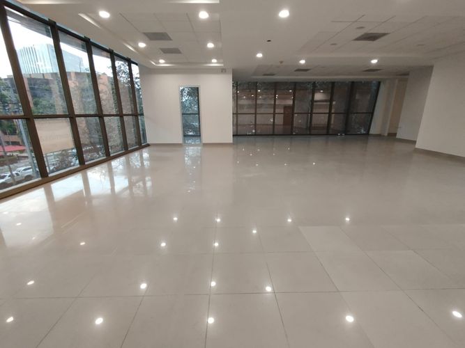Oficina en arriendo en El Poblado, Medellín, 418 m² · foto 12 de 19