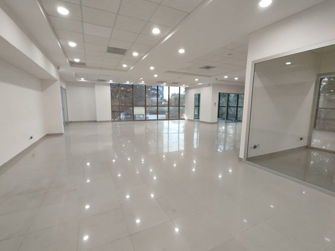 Oficina en arriendo en El Poblado, Medellín, 418 m² · foto 13 de 19