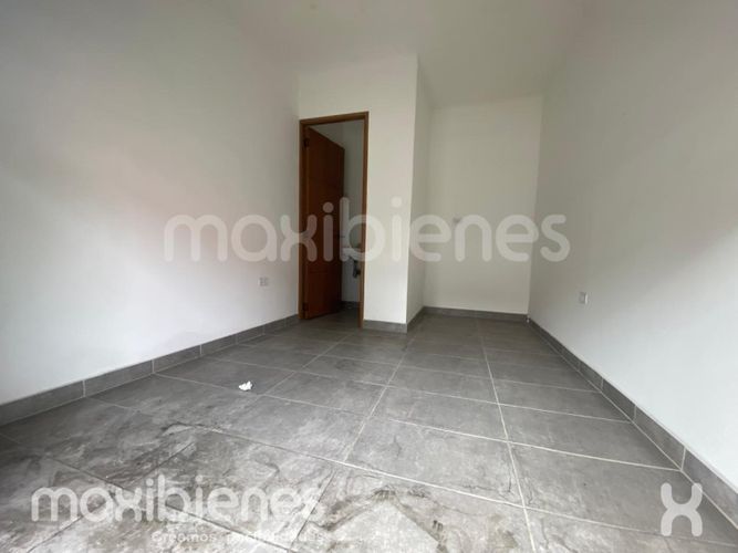 Local en arriendo en La Milagrosa, Medellín, 30 m² · foto 2 de 8