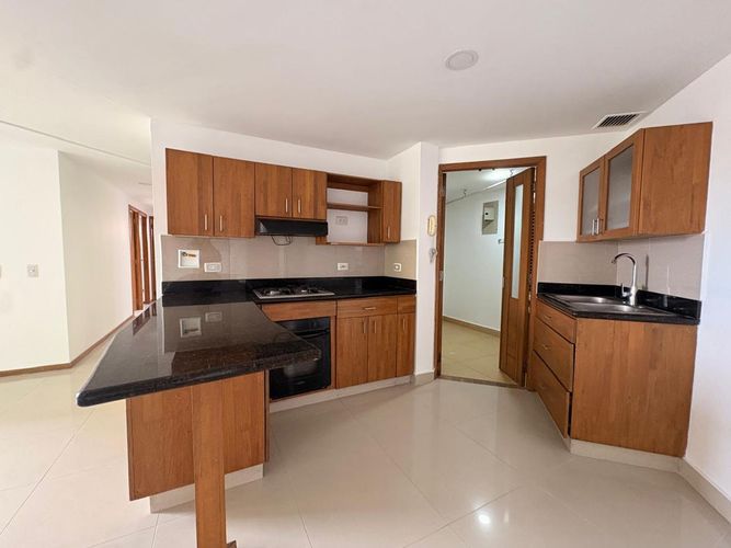 Apartamento de 3 alcobas en arriendo en Vegas De La Doctora, Sabaneta, 99 m² · foto 3 de 16