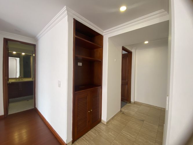 Apartamento de 1 alcoba en venta en Chicó Navarra, Bogotá, 52 m² · foto 5 de 18