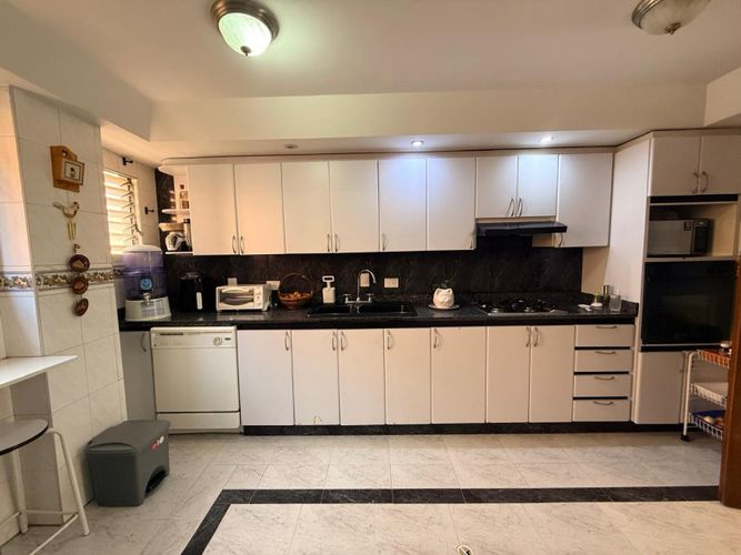Casa de 4 alcobas en venta en Club De Los Lagartos, Bogotá, 267 m² · foto 8 de 24