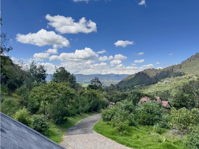 Casa de 5 alcobas en venta en Torca, Bogotá, 700 m² · foto 3 de 24