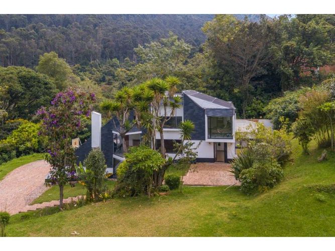 Casa de 5 alcobas en venta en Torca, Bogotá, 700 m² · foto 4 de 24
