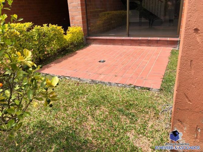 Casa de 2 alcobas en venta en Camino Verde, Envigado, 105 m² · foto 2 de 9