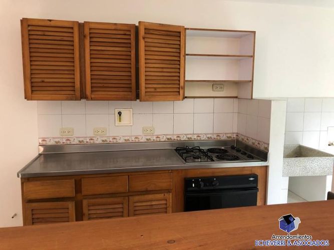 Casa de 2 alcobas en venta en Camino Verde, Envigado, 105 m² · foto 4 de 9