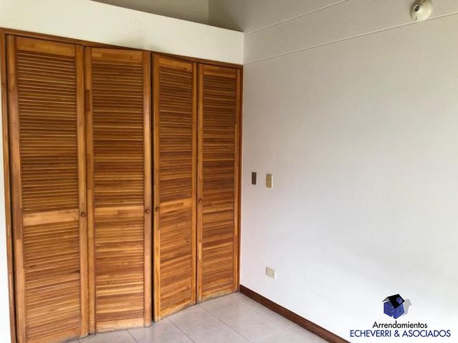 Casa de 2 alcobas en venta en Camino Verde, Envigado, 105 m² · foto 5 de 9