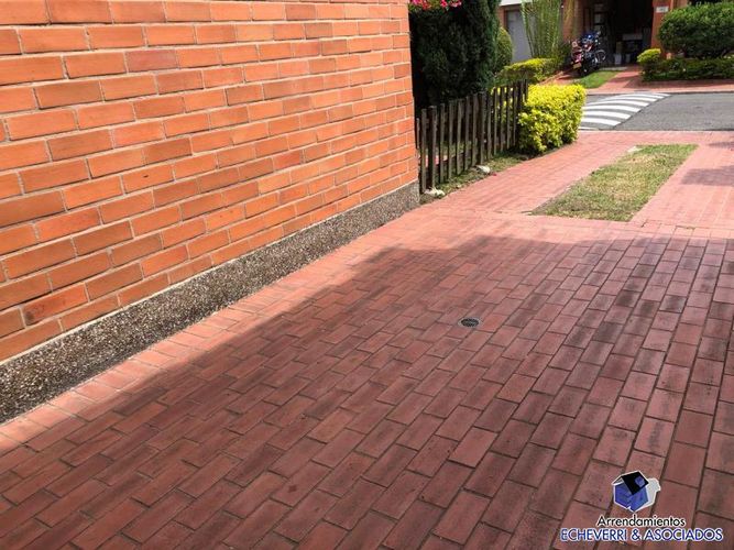 Casa de 2 alcobas en venta en Camino Verde, Envigado, 105 m² · foto 8 de 9