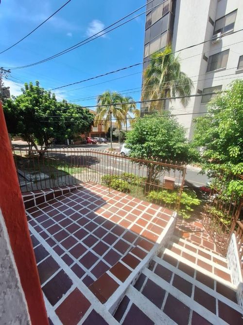 Casa de 4 alcobas en venta en El Bosque, Cali, 310 m² · foto 3 de 24