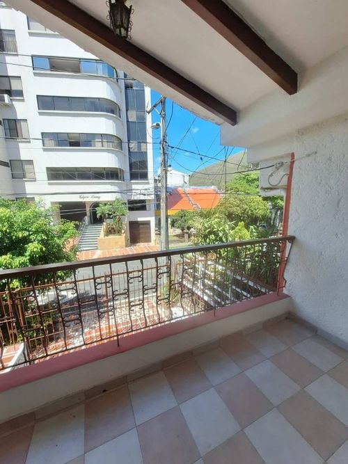 Casa de 4 alcobas en venta en El Bosque, Cali, 310 m² · foto 9 de 24