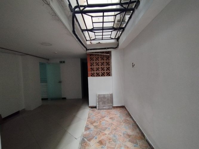 Oficina en arriendo en Suramericana, Medellín, 250 m² · foto 4 de 18