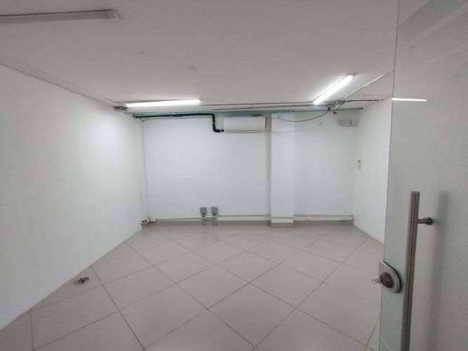 Oficina en arriendo en Suramericana, Medellín, 250 m² · foto 8 de 18