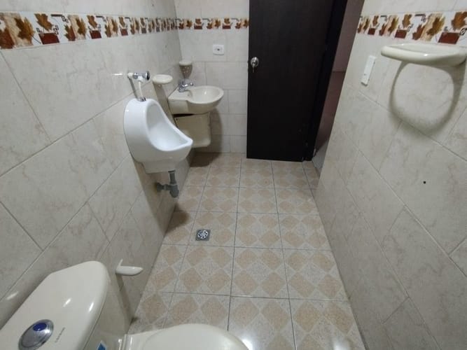 Oficina en arriendo en Suramericana, Medellín, 250 m² · foto 15 de 18