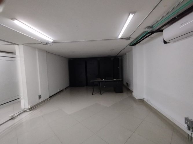 Oficina en arriendo en Suramericana, Medellín, 250 m² · foto 16 de 18