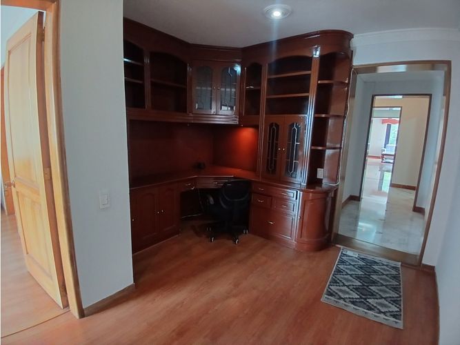 Apartamento de 3 alcobas en venta en Chicó Reservado, Bogotá, 217 m² · foto 13 de 24