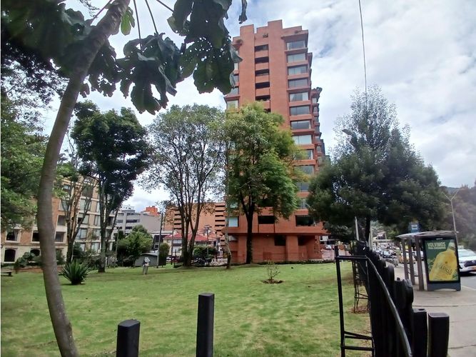 Apartamento de 3 alcobas en venta en Chicó Reservado, Bogotá, 217 m² · foto 24 de 24