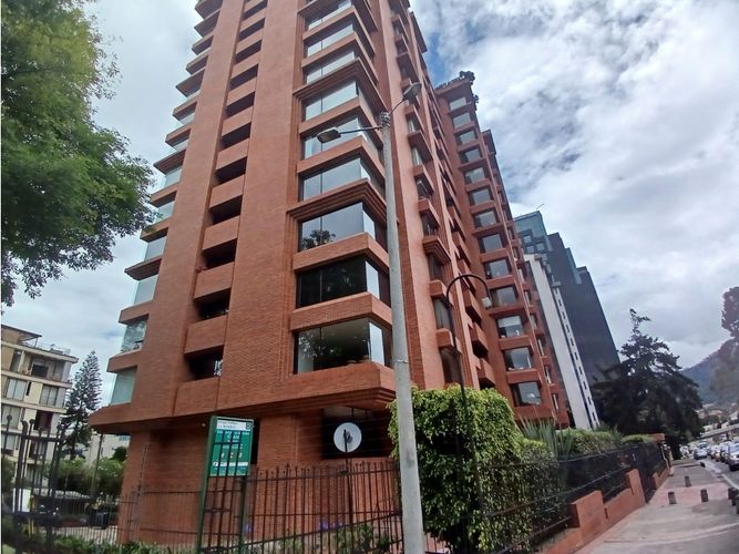 Apartamento de 3 alcobas en venta en Chicó Reservado, Bogotá, 217 m² · foto 23 de 24