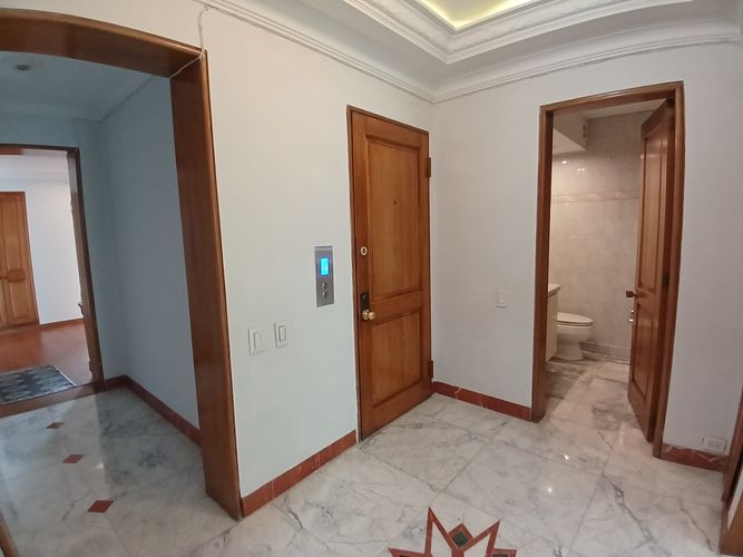 Apartamento de 3 alcobas en venta en Chicó Reservado, Bogotá, 217 m² · foto 22 de 24