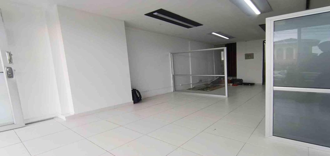 Local en arriendo en Versalles, Manizales · foto 5 de 15