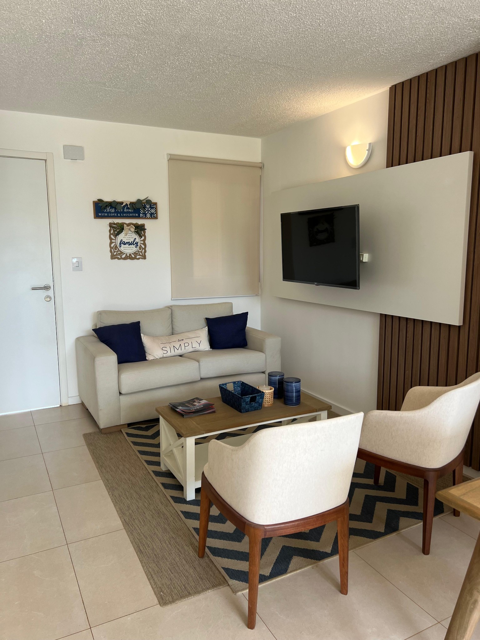 Oportunidad Única: Exclusiva Residencia en Venta en Luque, Zona Aeropuerto – ¡Precio de Oferta Irresistible! - foto 5