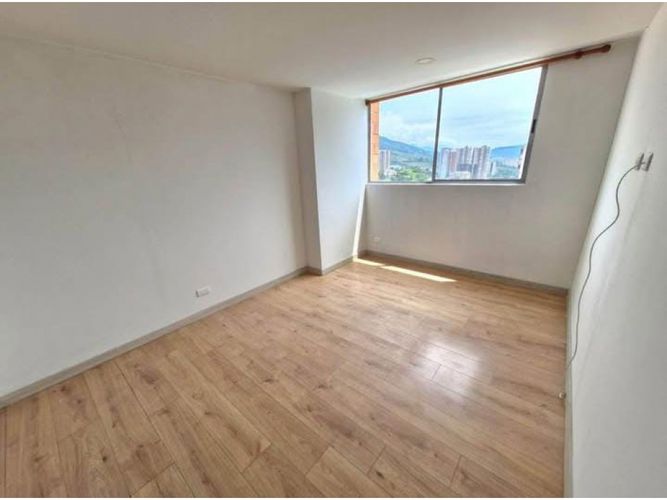 Apartamento de 3 alcobas en venta en Niquia, Bello, 79 m² · foto 3 de 8