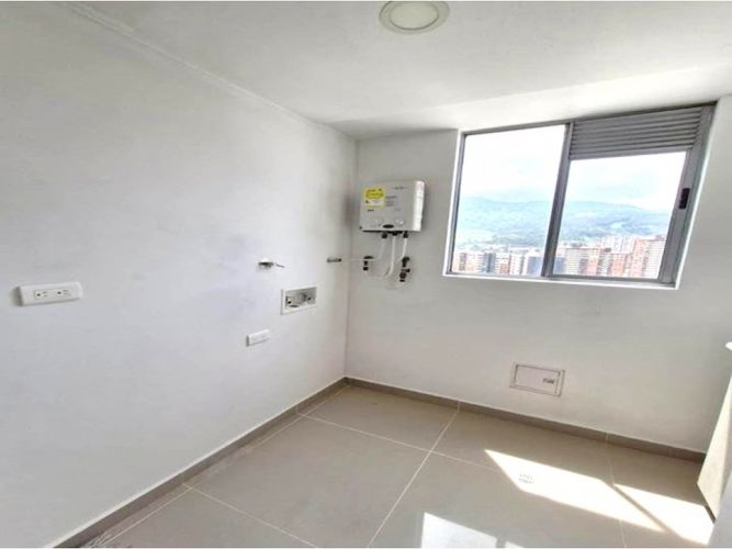 Apartamento de 3 alcobas en venta en Niquia, Bello, 79 m² · foto 7 de 8