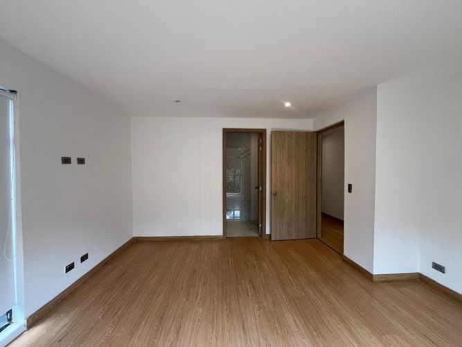 Casa de 5 alcobas en venta en Escobero, Envigado, 320 m² · foto 9 de 20