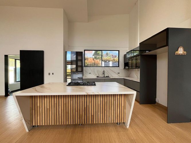 Casa de 5 alcobas en venta en Escobero, Envigado, 320 m² · foto 4 de 20