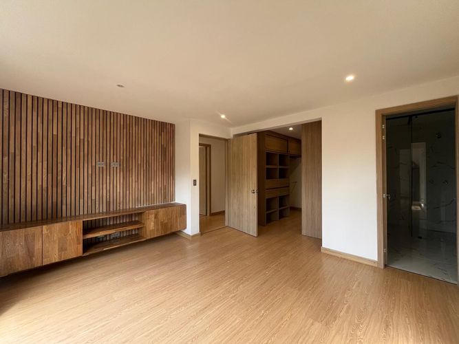 Casa de 5 alcobas en venta en Escobero, Envigado, 320 m² · foto 12 de 20