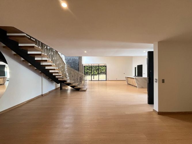 Casa de 5 alcobas en venta en Escobero, Envigado, 320 m² · foto 2 de 20