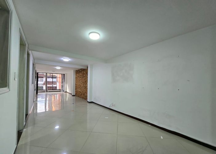 Oficina en arriendo en Belén, Medellín, 140 m² · foto 2 de 19