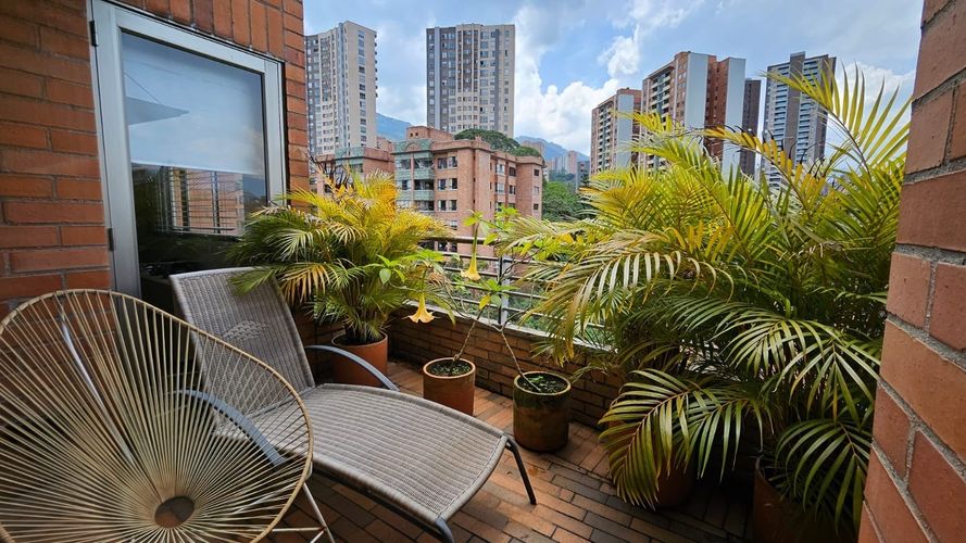 Apartamento de 2 alcobas en venta en Las Lomas, Medellín, 162 m² · foto 16 de 17