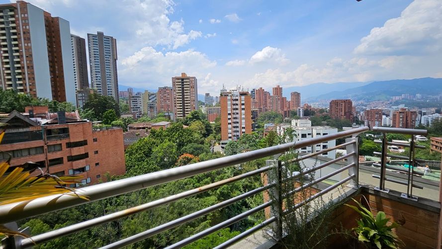 Apartamento de 2 alcobas en venta en Las Lomas, Medellín, 162 m² · foto 17 de 17