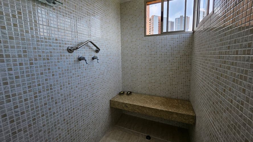 Apartamento de 2 alcobas en venta en Las Lomas, Medellín, 162 m² · foto 13 de 17