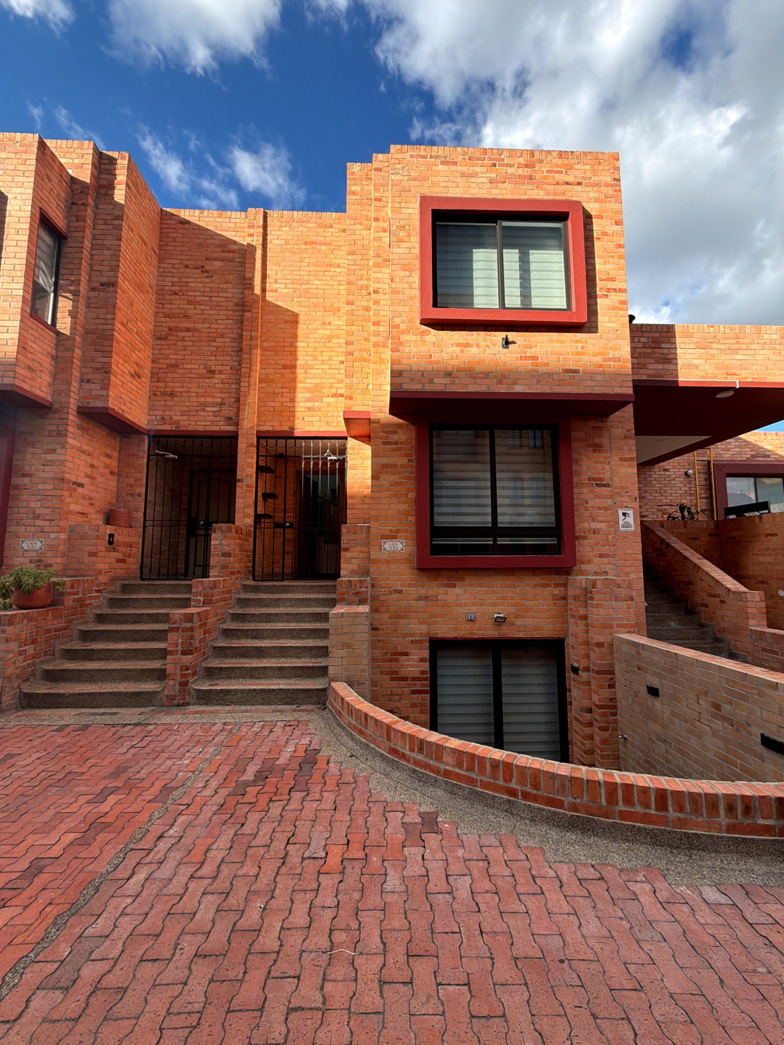 Casa en venta en Fontibon, Bogotá · foto 2 de 24