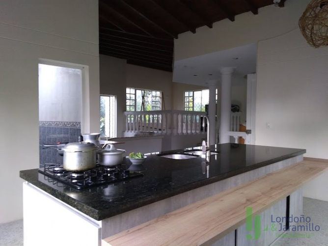 Finca en venta en La Brizuela, Guarne, 6500 m² · foto 2 de 10