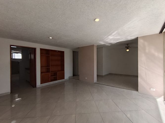 Apartamento de 2 alcobas en venta en Bellavista, Los Patios, 107 m² · foto 2 de 13