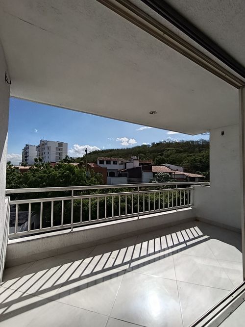 Apartamento de 2 alcobas en venta en Bellavista, Los Patios, 107 m² · foto 5 de 13