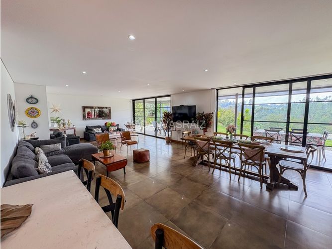 Casa de 4 alcobas en arriendo en El Carmin, Rionegro, 380 m² · foto 4 de 16
