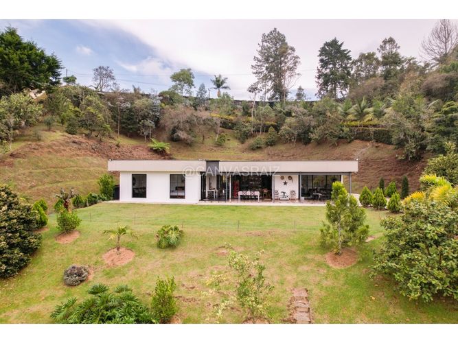 Casa de 4 alcobas en arriendo en El Carmin, Rionegro, 380 m² · foto 15 de 16