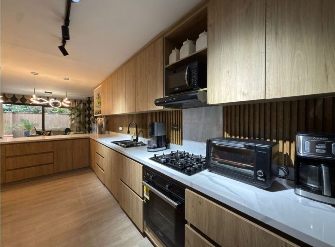 Casa en venta en Loma de los Gonzalez, Medellín 3